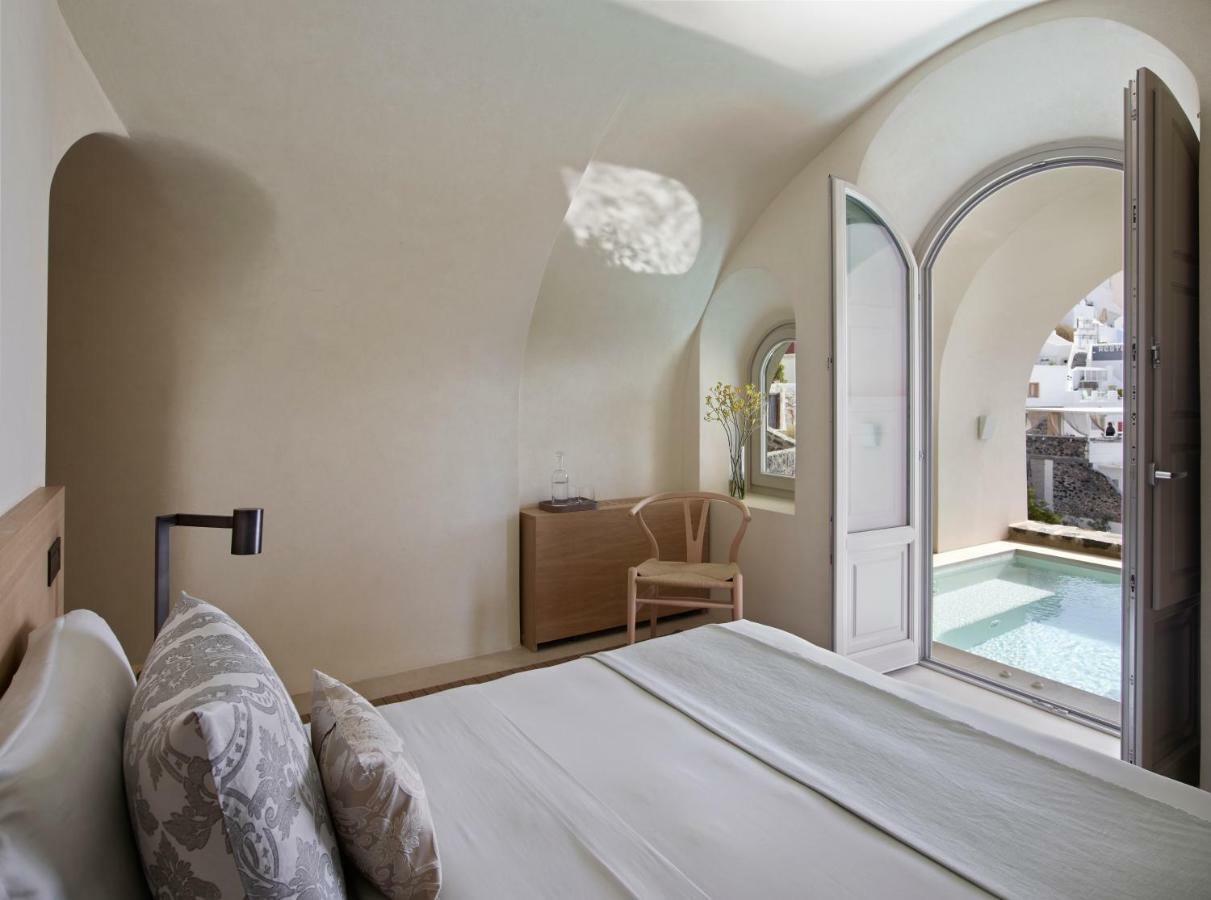 Terra Suite with Private Plunge Pool and Caldera View