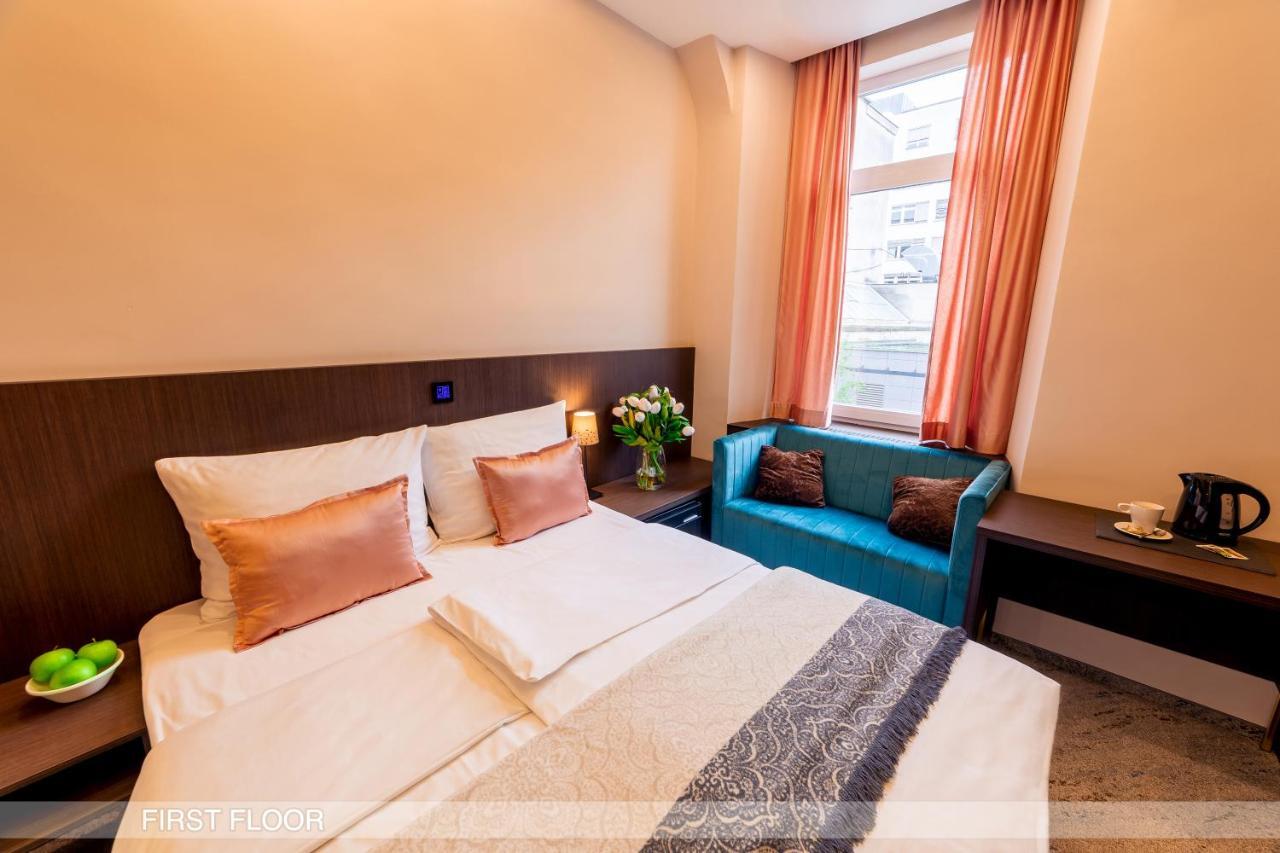 Double Room with parking included