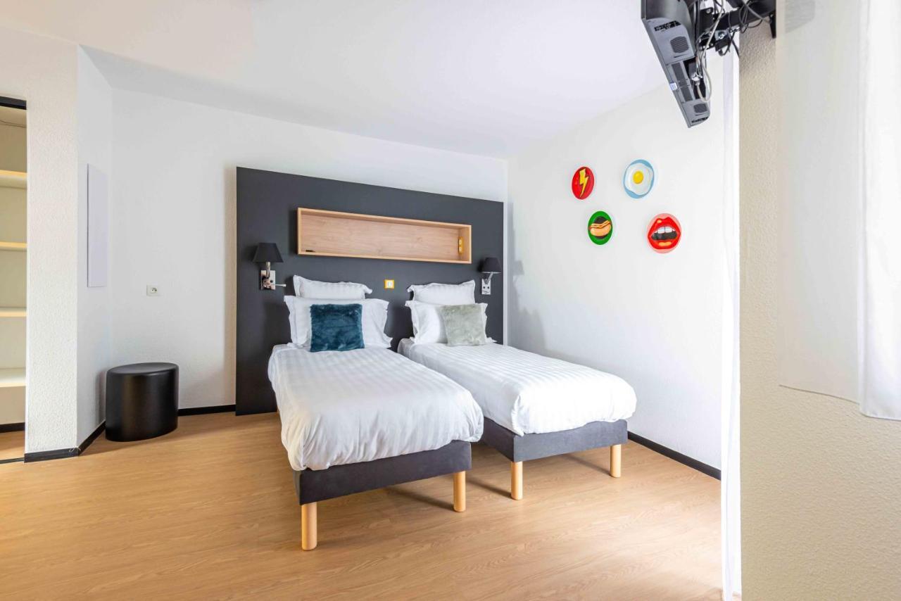Two-Bedroom Apartment (6 Adults),985198858:JPEG