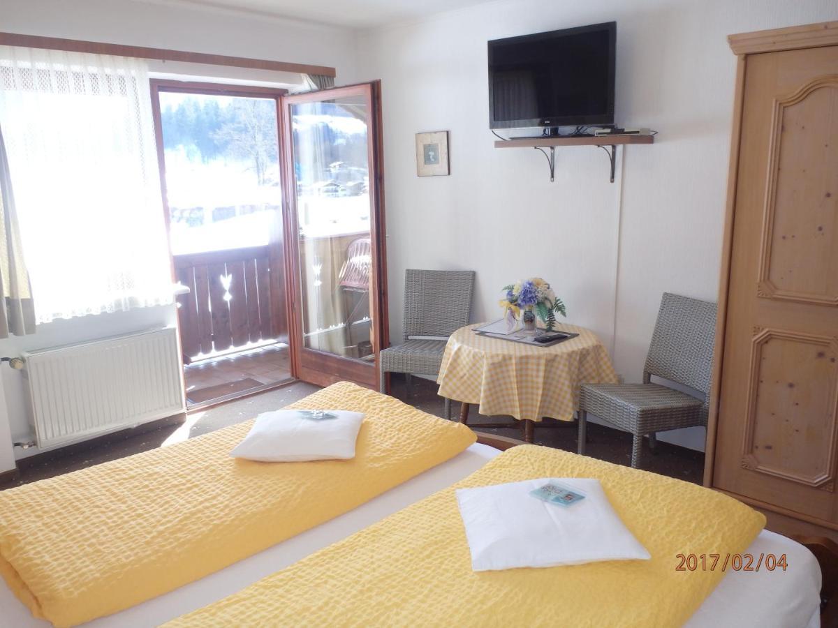 Doppelzimmer mit Balkon