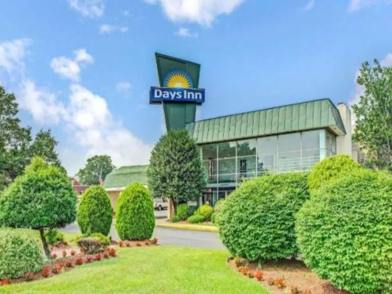 Days Inn By Wyndham Arlington/Washington Dc-1