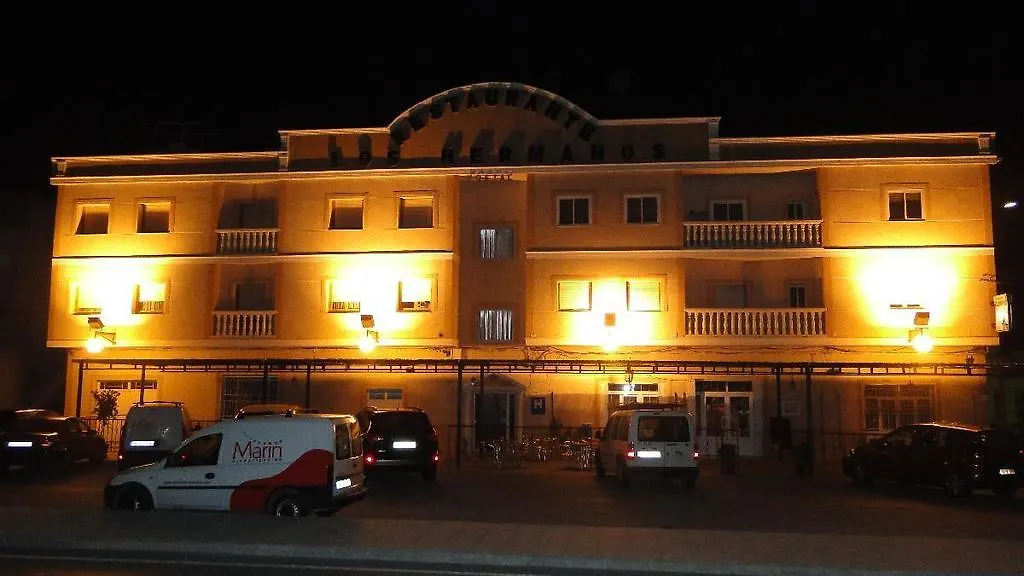 Hostal Los Hermanos-1