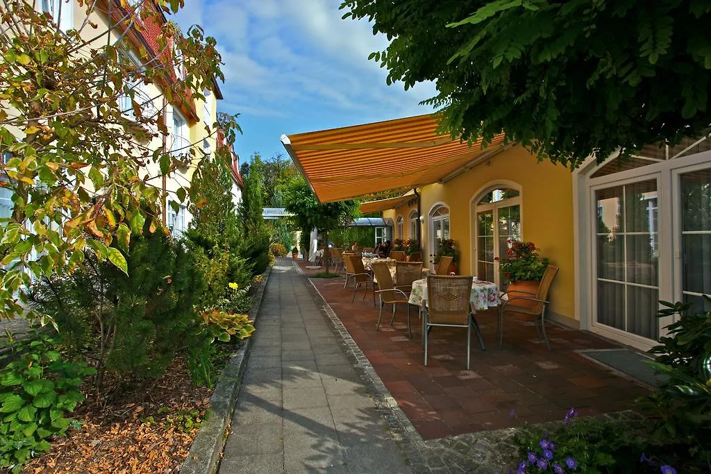 Hotel Am Schlossberg-1