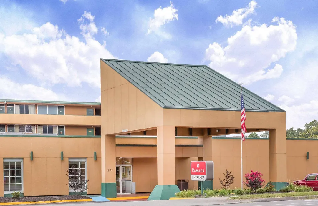 Ramada By Wyndham Roanoke-1