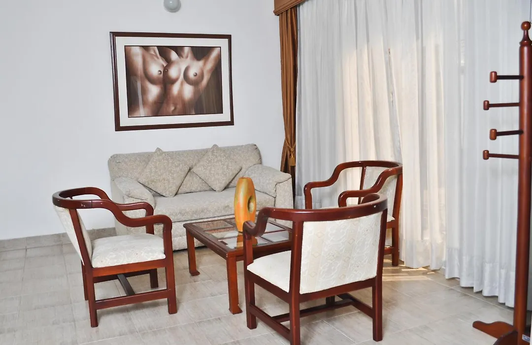 Hotel Laureles 70-1