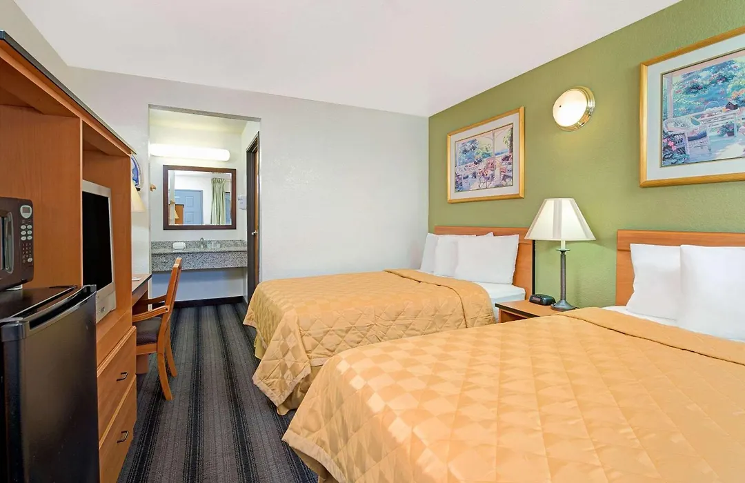 Travelodge By Wyndham Sacramento / Rancho Cordova-1