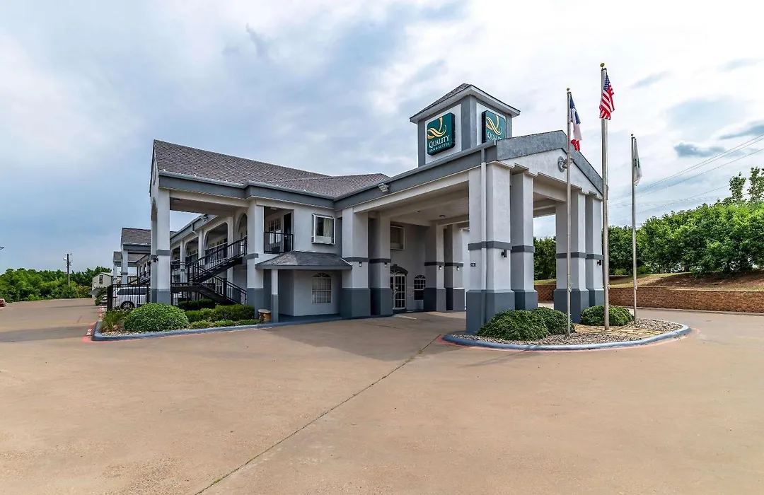 Quality Inn & Suites Canton-1