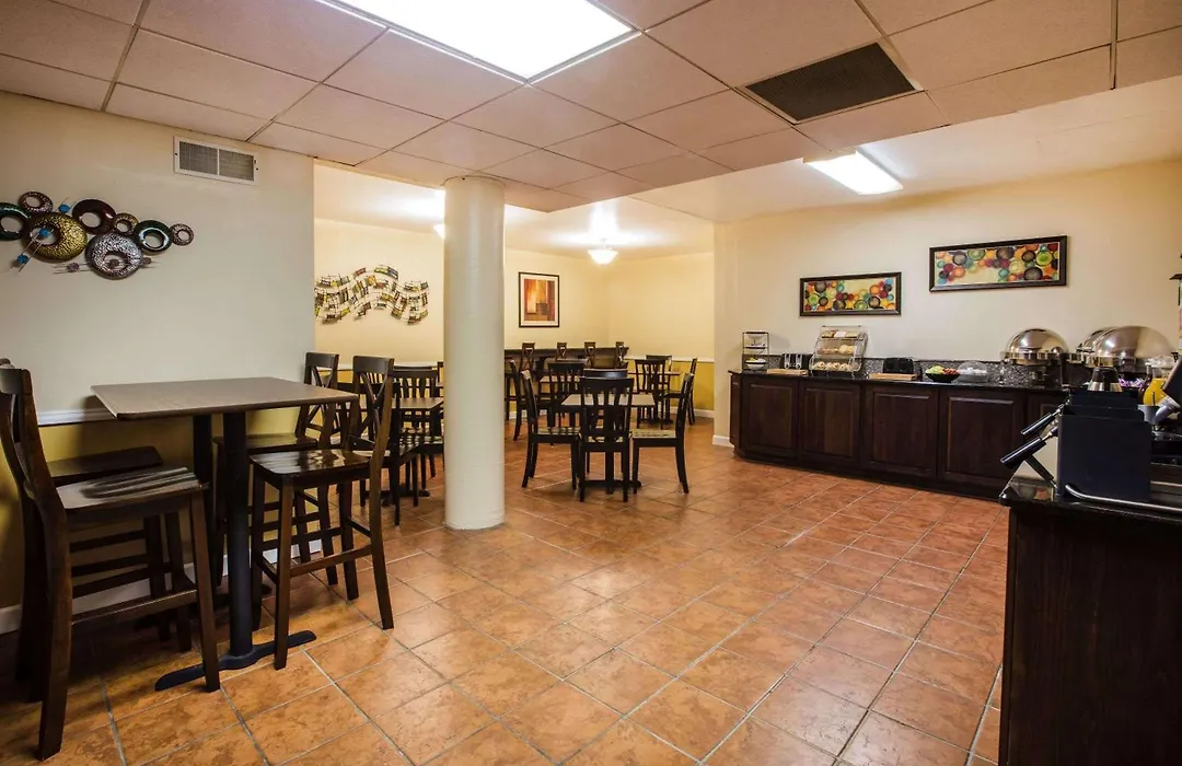 Ramada By Wyndham Ligonier-1