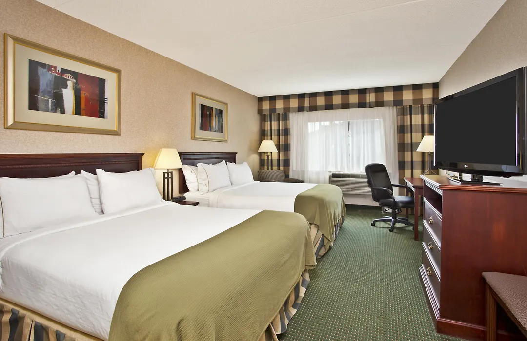 Glo Best Western Mississauga Corporate Centre-1