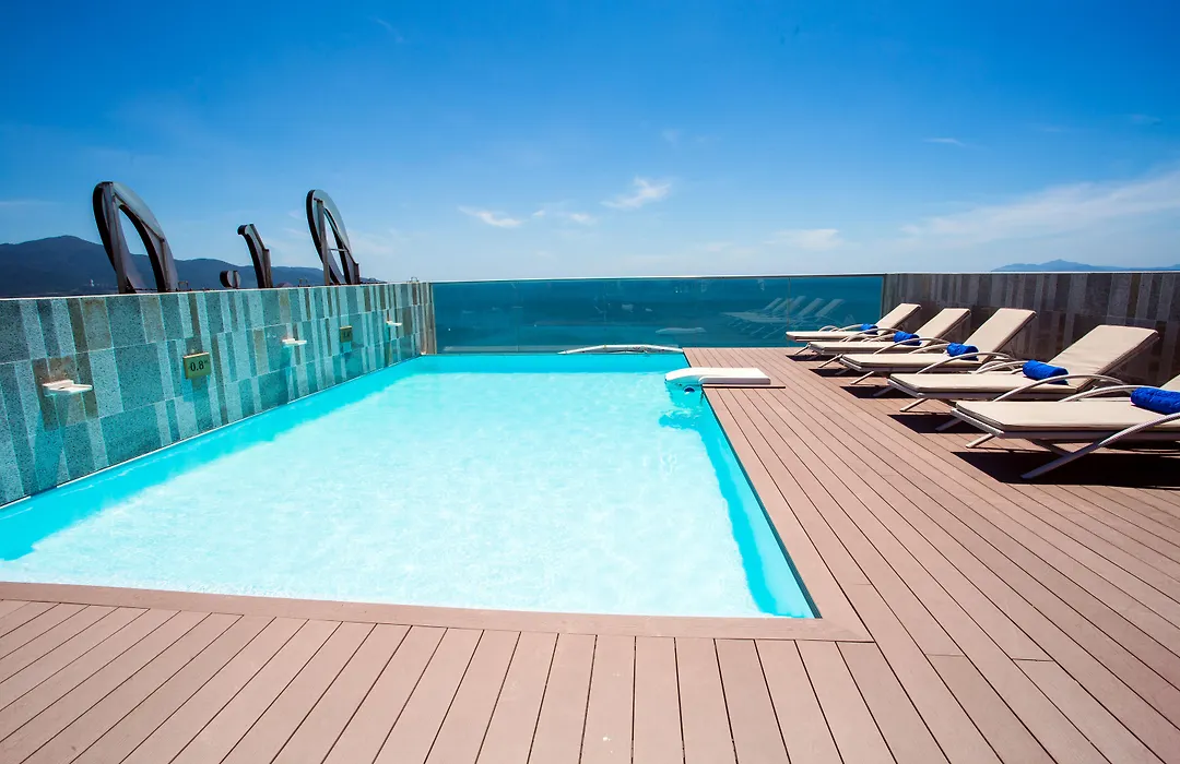 Holiday Beach Hotel Danang-1
