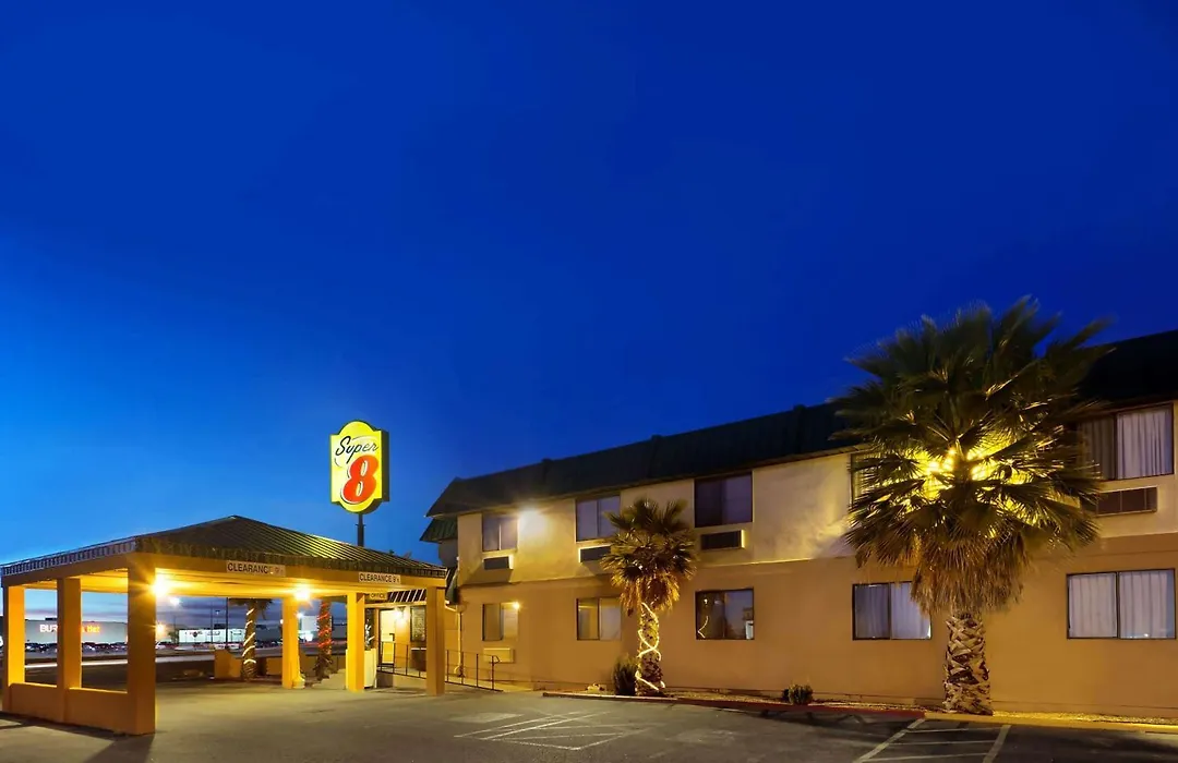 Super 8 By Wyndham Alamogordo - White Sands-1