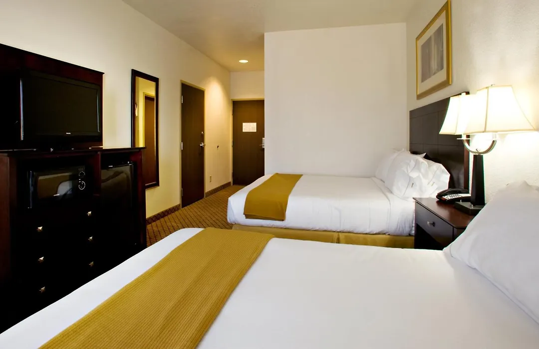 Holiday Inn Express & Suites Childress By Ihg-1
