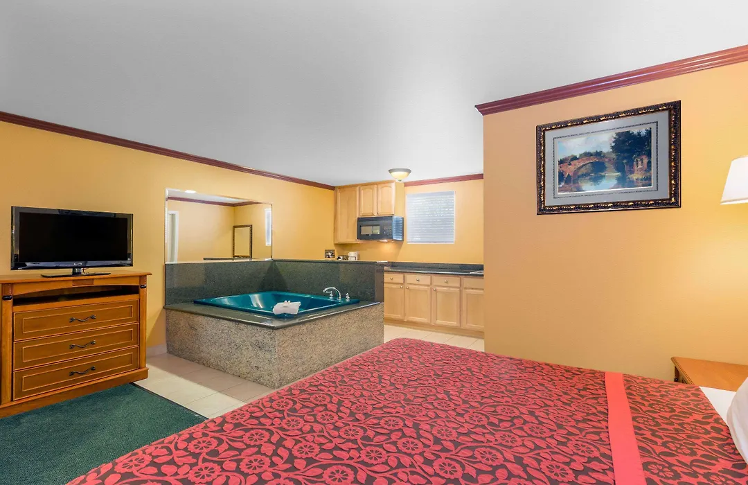Days Inn By Wyndham King City-1