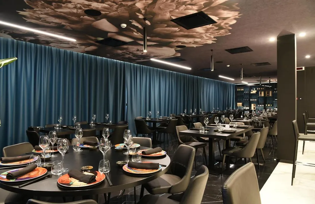 Demsi Palace Hotel & Restaurant-1
