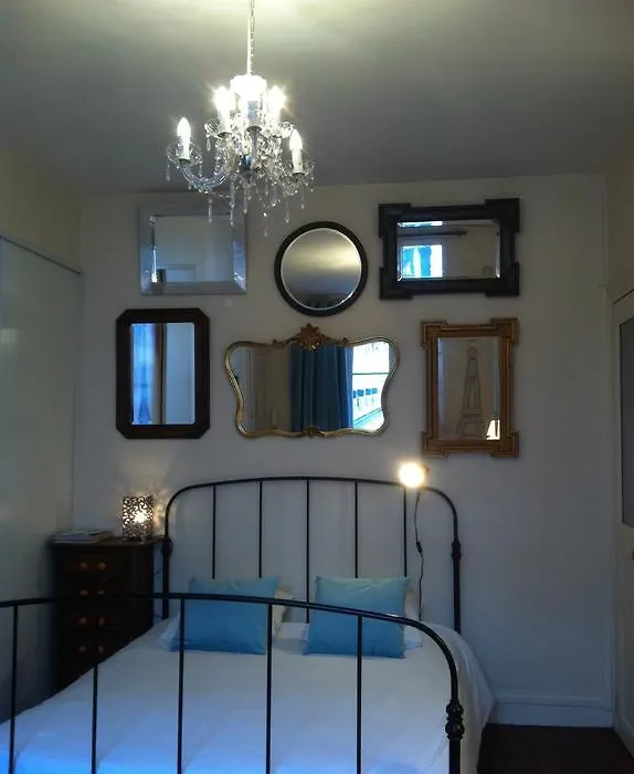A Room In Paris-1