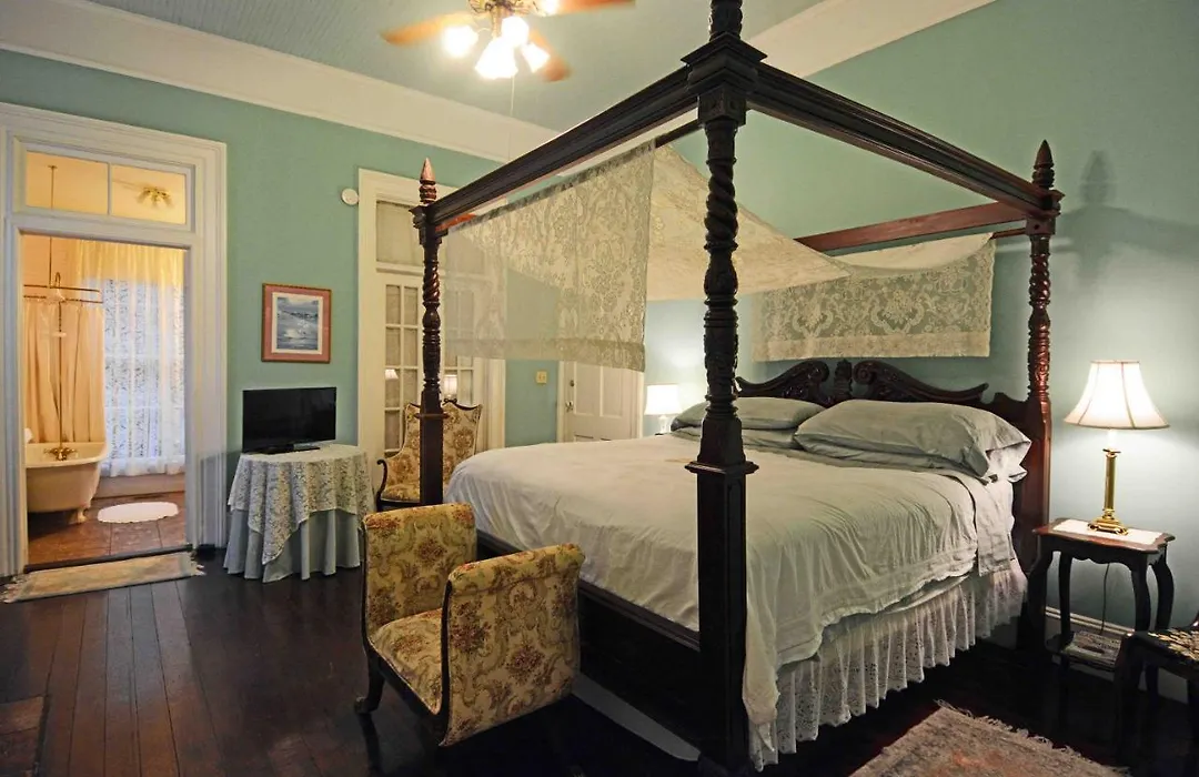 1872 Denham Inn-1