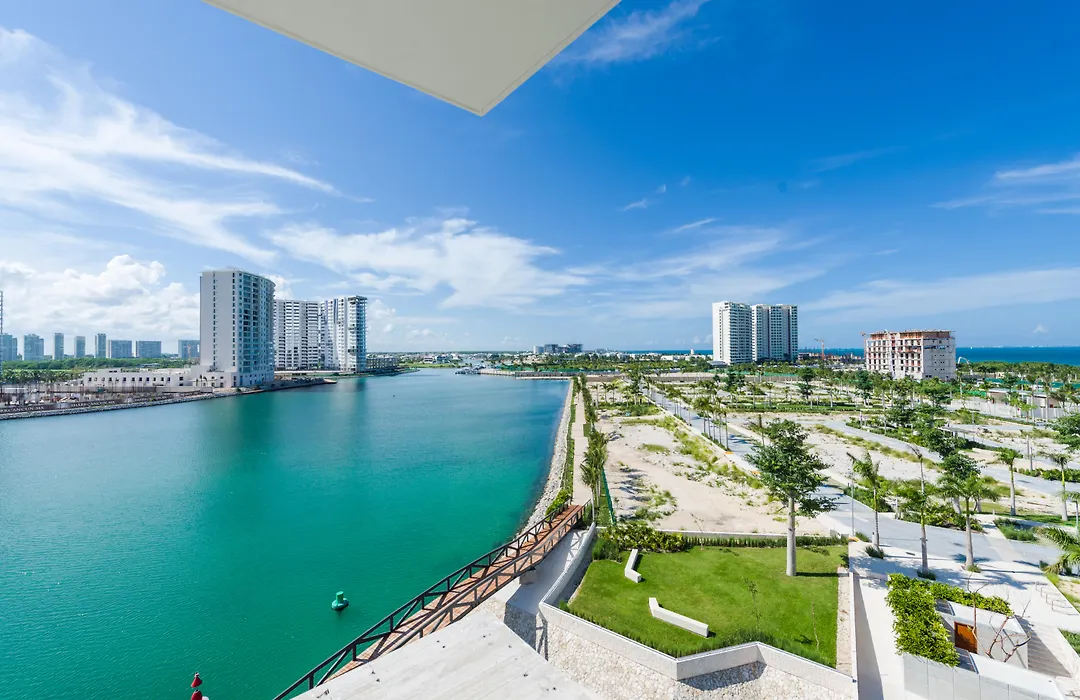 Renaissance Cancun Resort & Marina-1