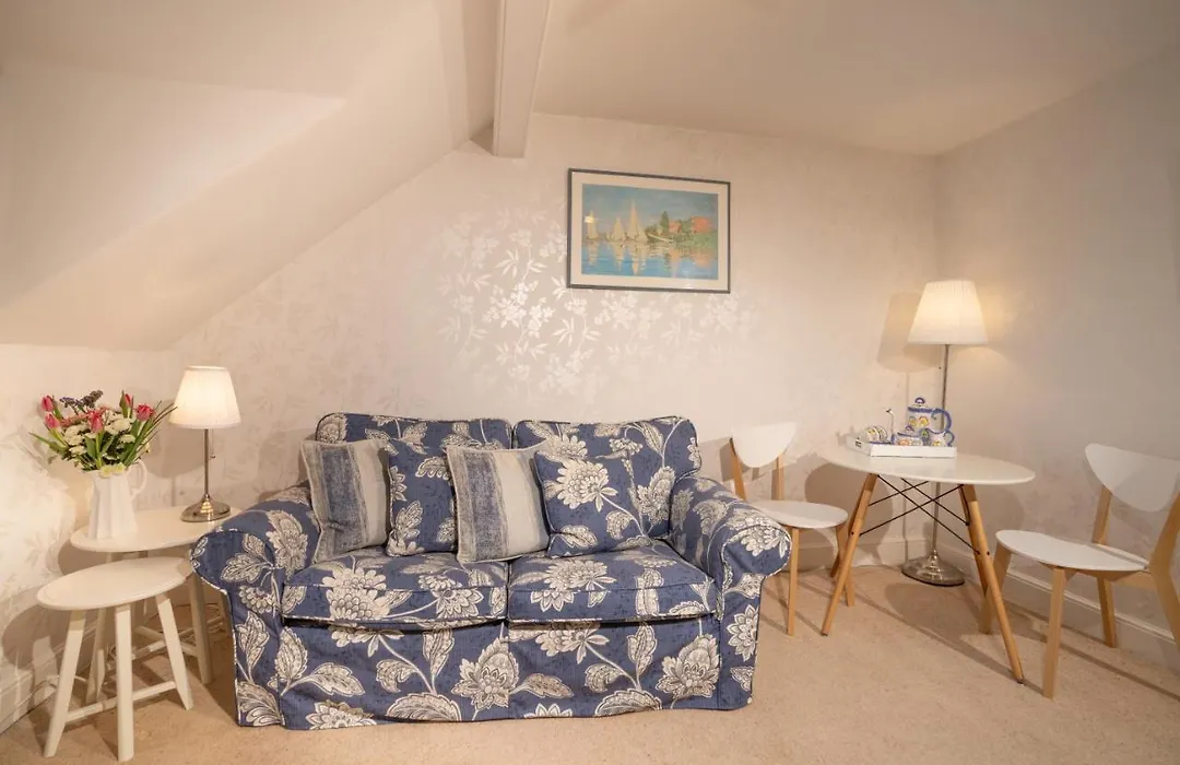 Barnes Fell Apartments-1