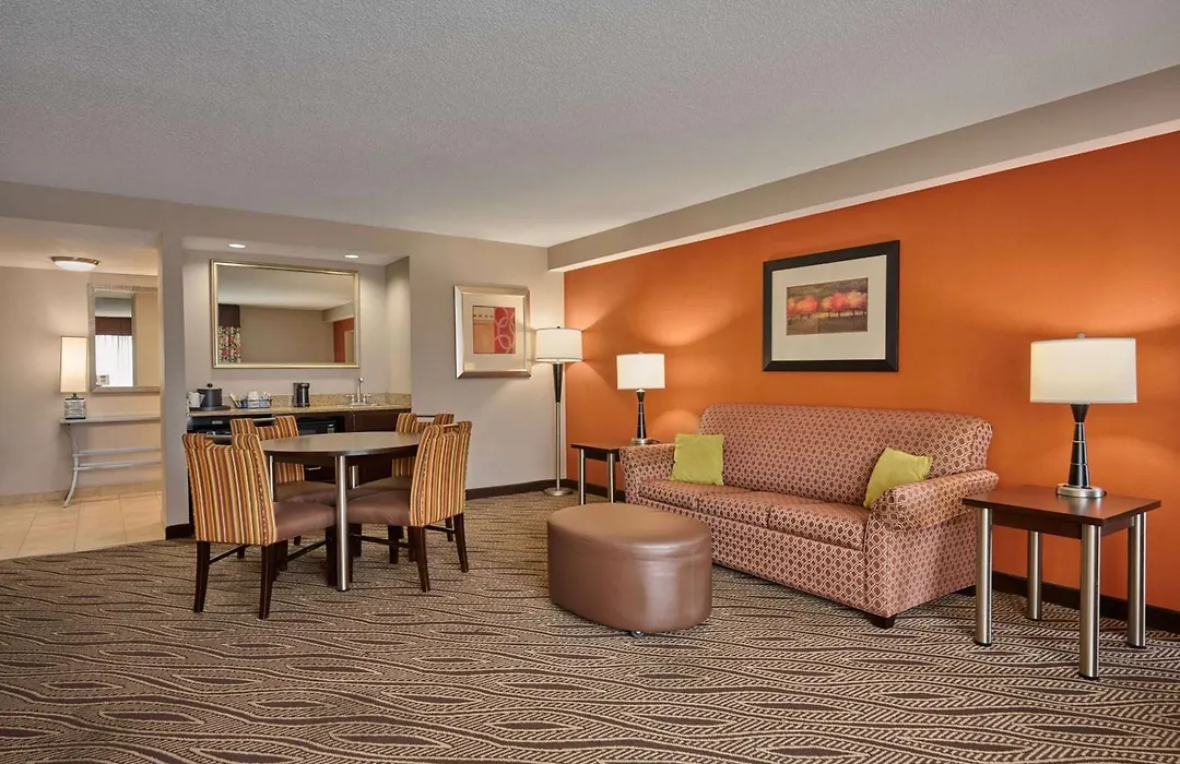 Hampton Inn Evansville Airport-1