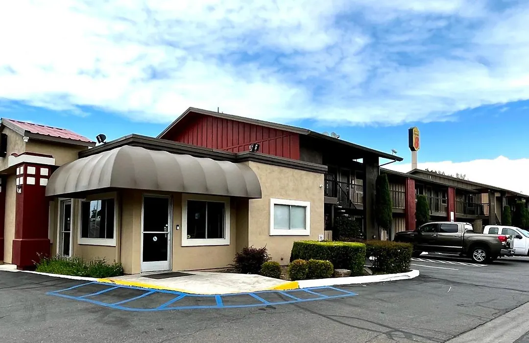 Super 8 By Wyndham Red Bluff-1
