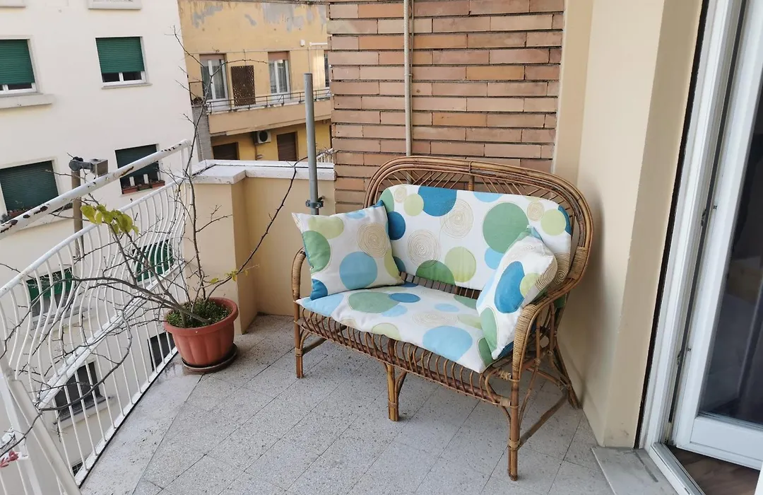 La Finestra Sul Mondo Guest House-1
