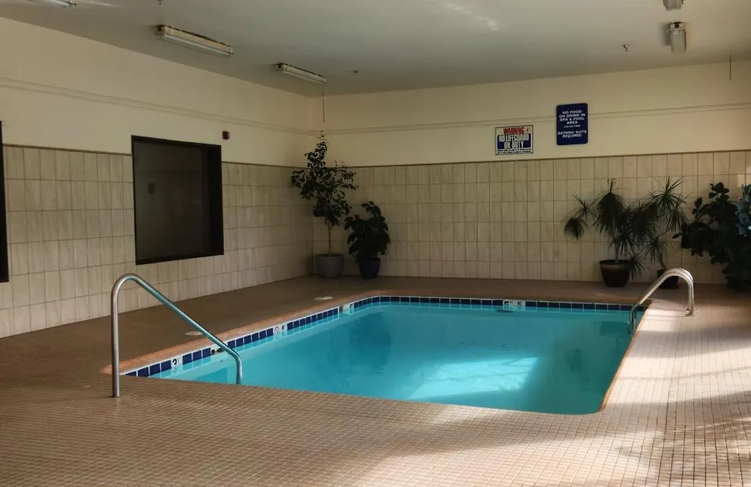 Luxury Inn & Suites-1