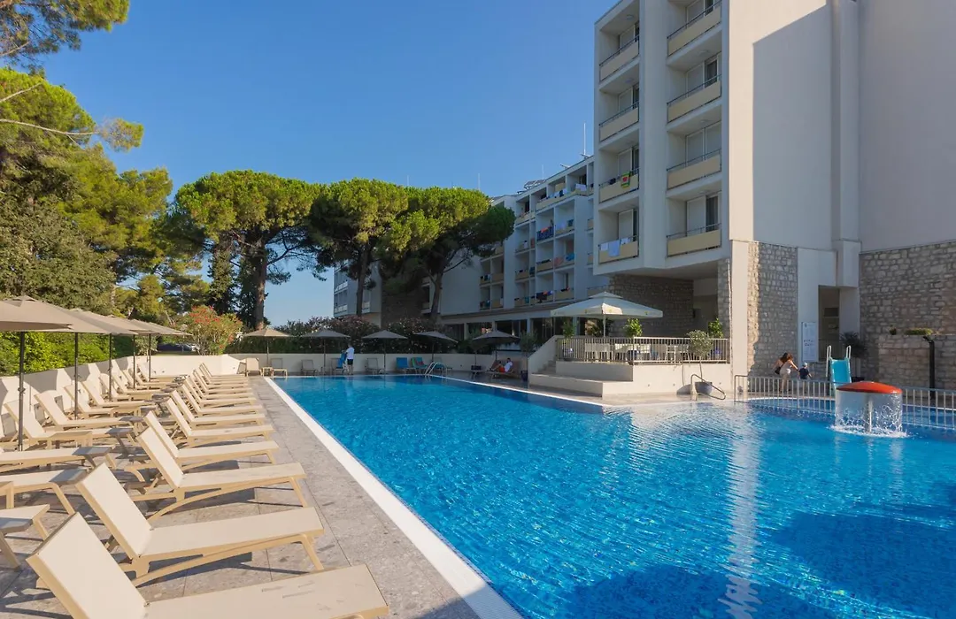 Family Hotel Adria-1
