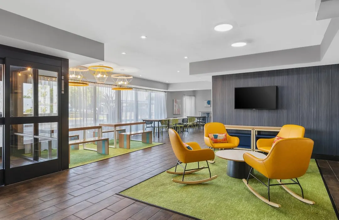 Spark By Hilton Bakersfield Central-1