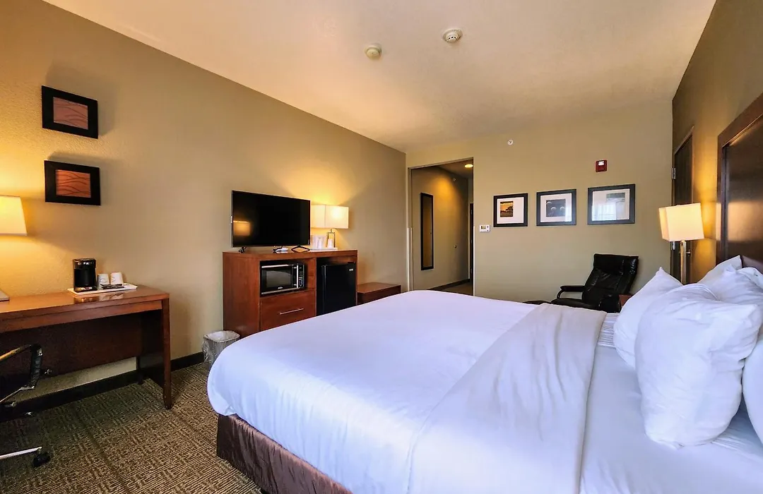 Comfort Inn Bolivar-1
