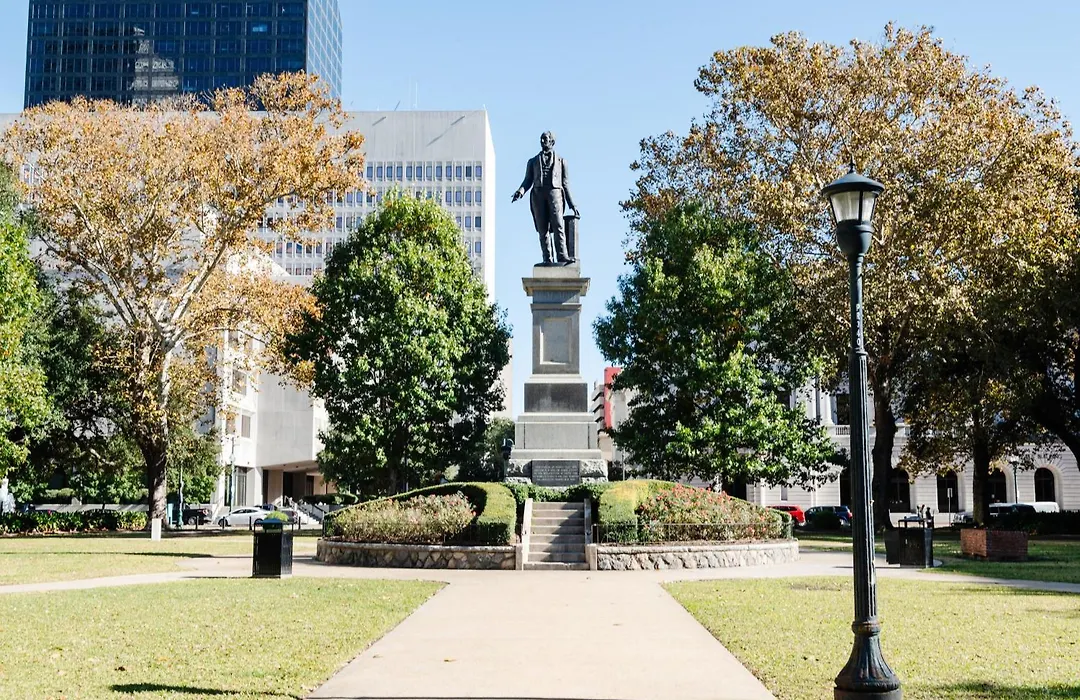 The Lafayette New Orleans By Kasa Living-1