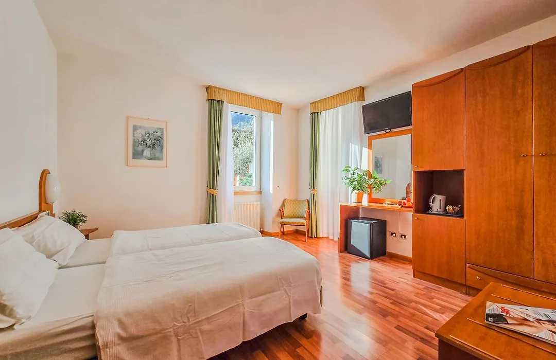 Aparthotel Englovacanze-1