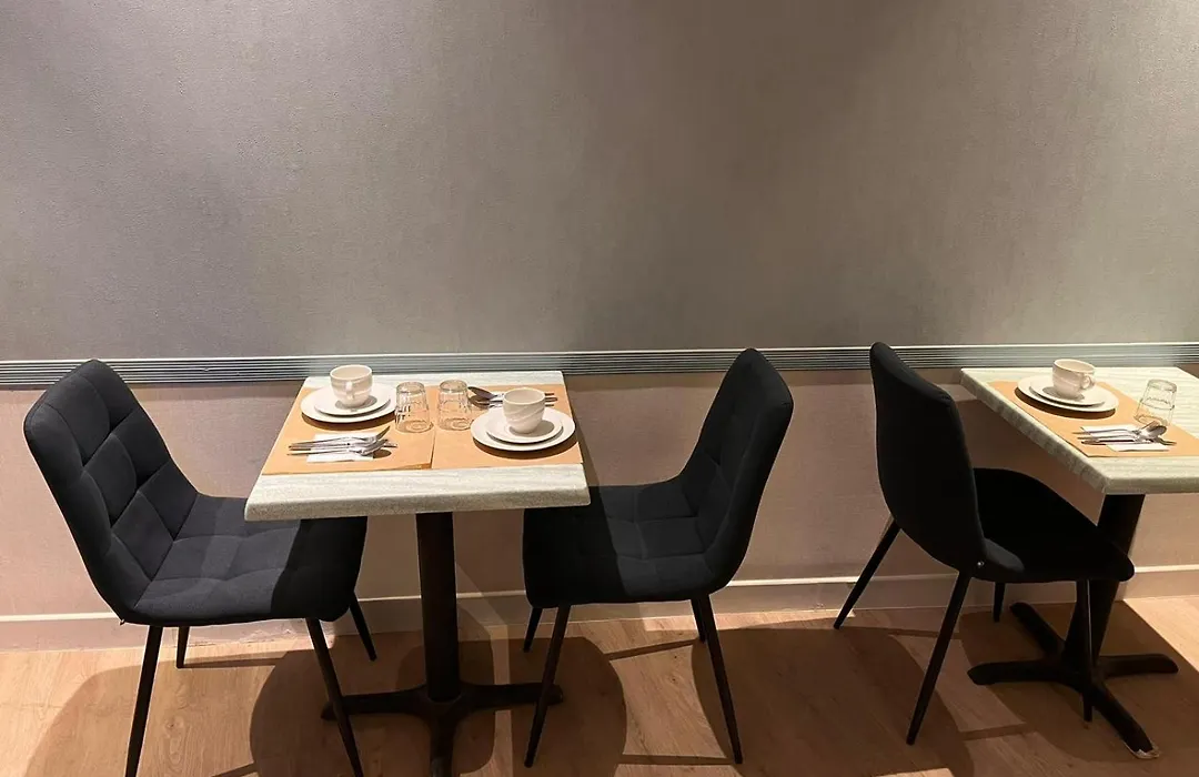 Merryl Hotel-1