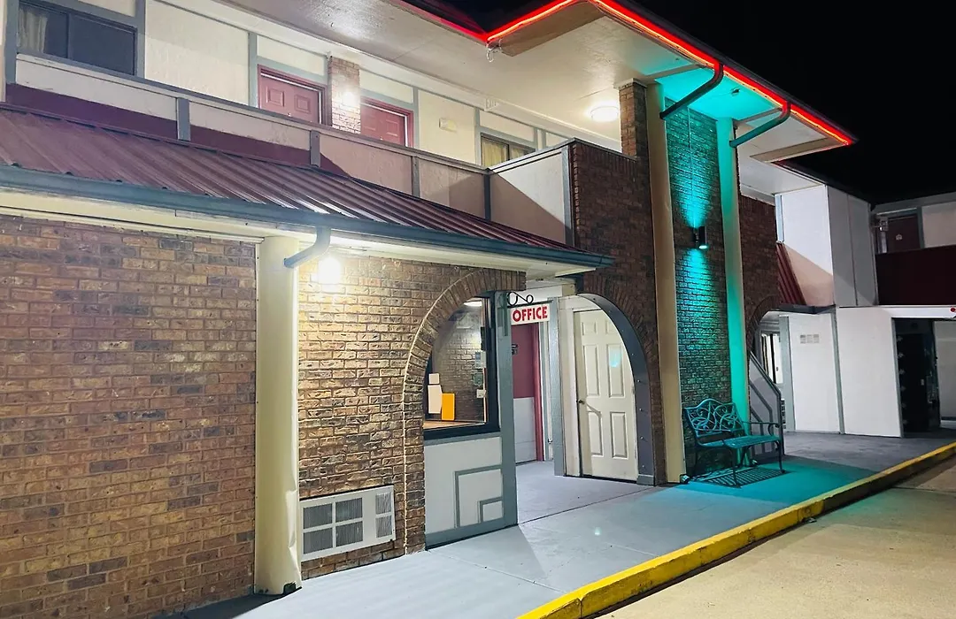 Executive Inn-1