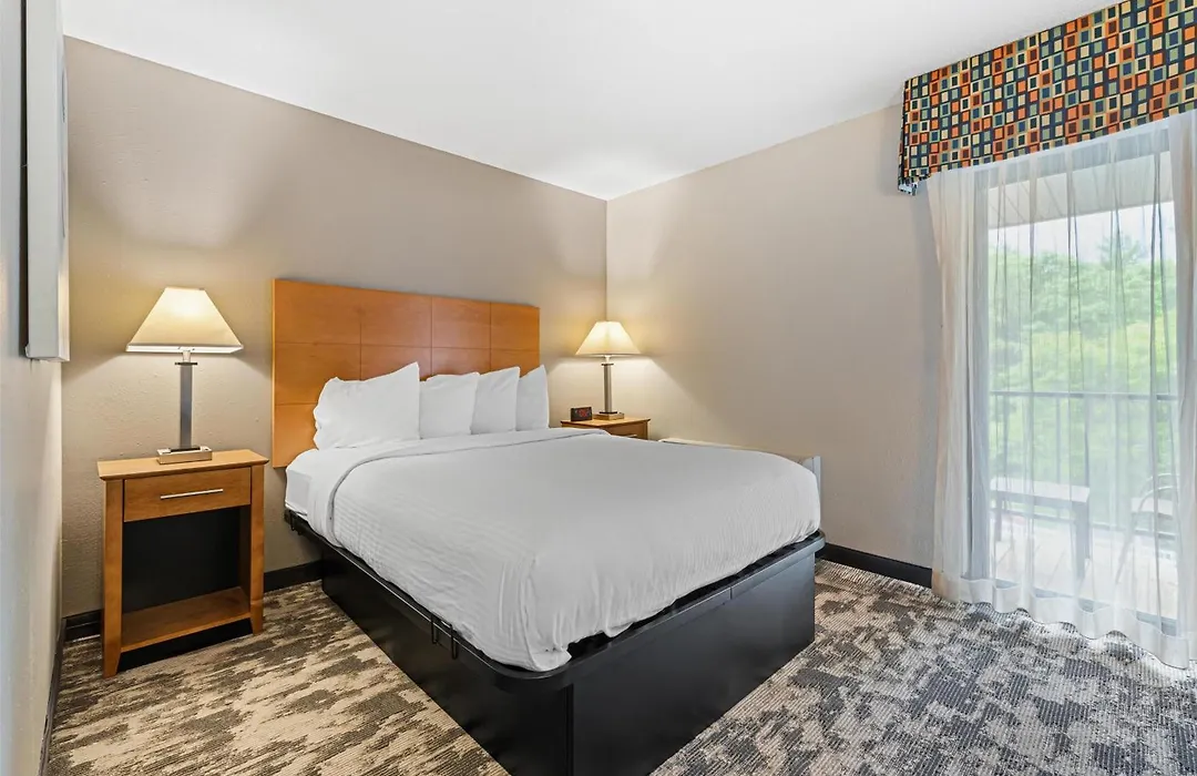 Best Western Ambassador Inn & Suites-1