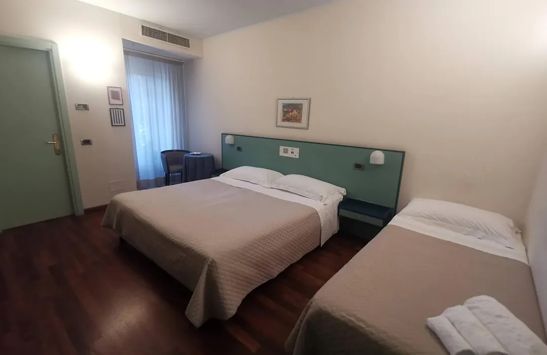 Deco Hotel-1