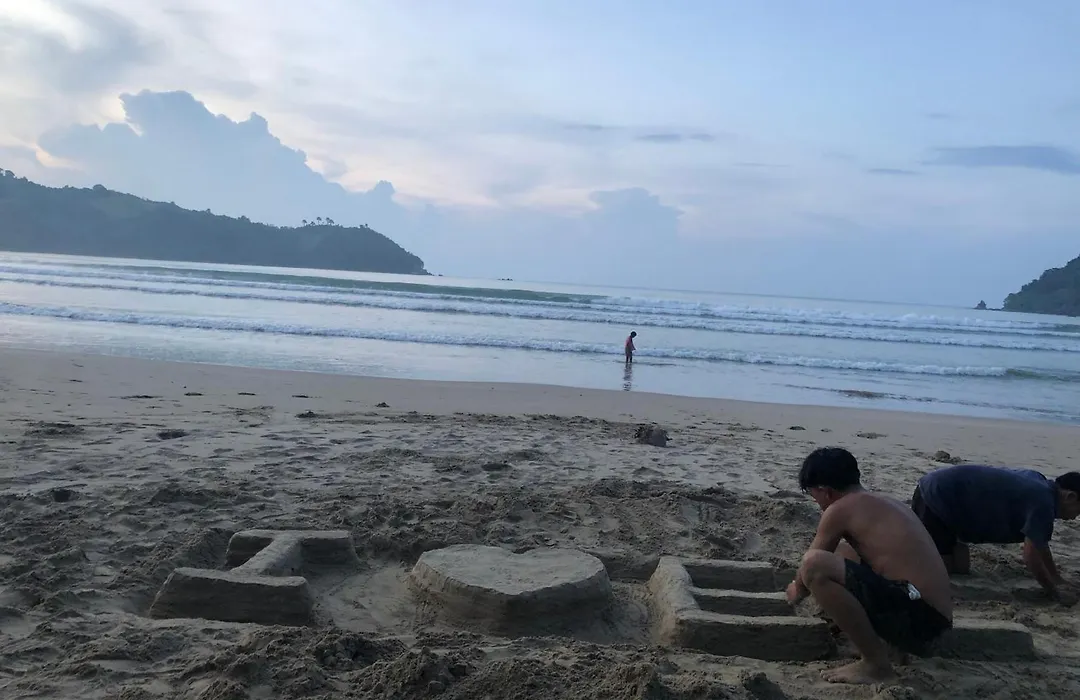 Zhaya'S Beach & Cottages-1