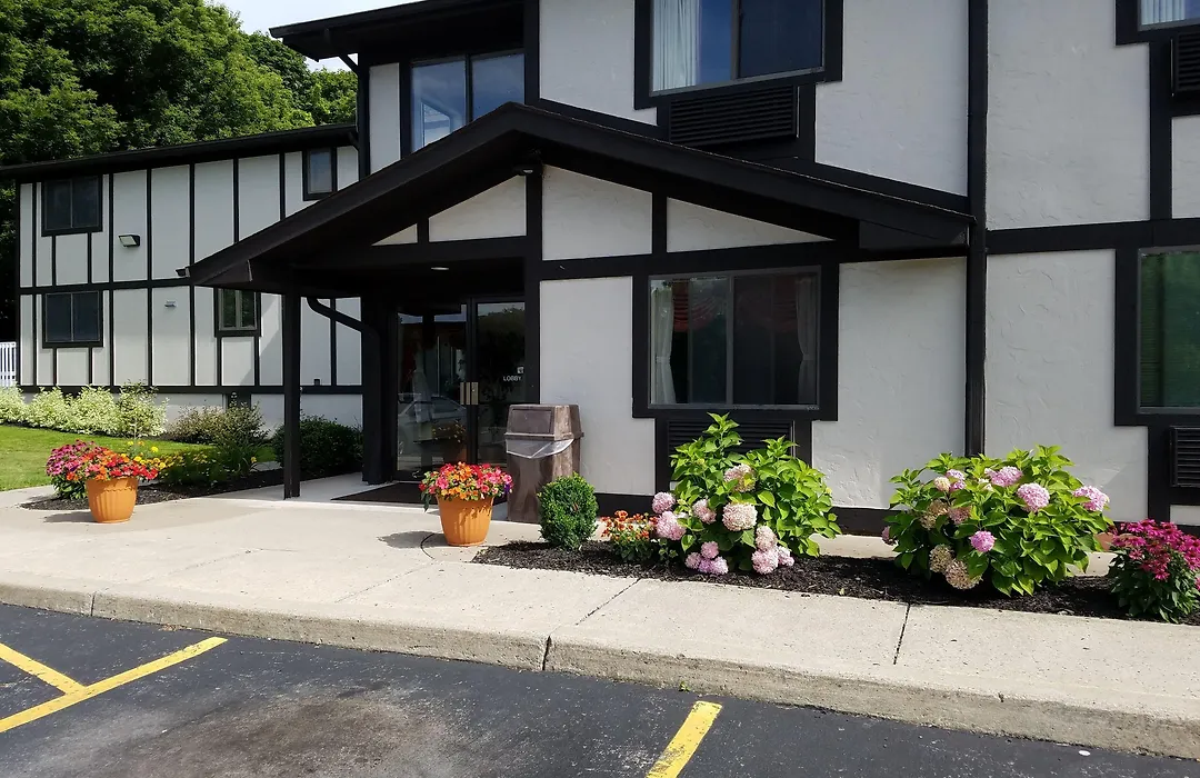 Auburn Inn-1