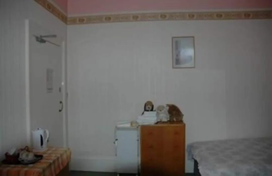 Eglinton Guest House-1