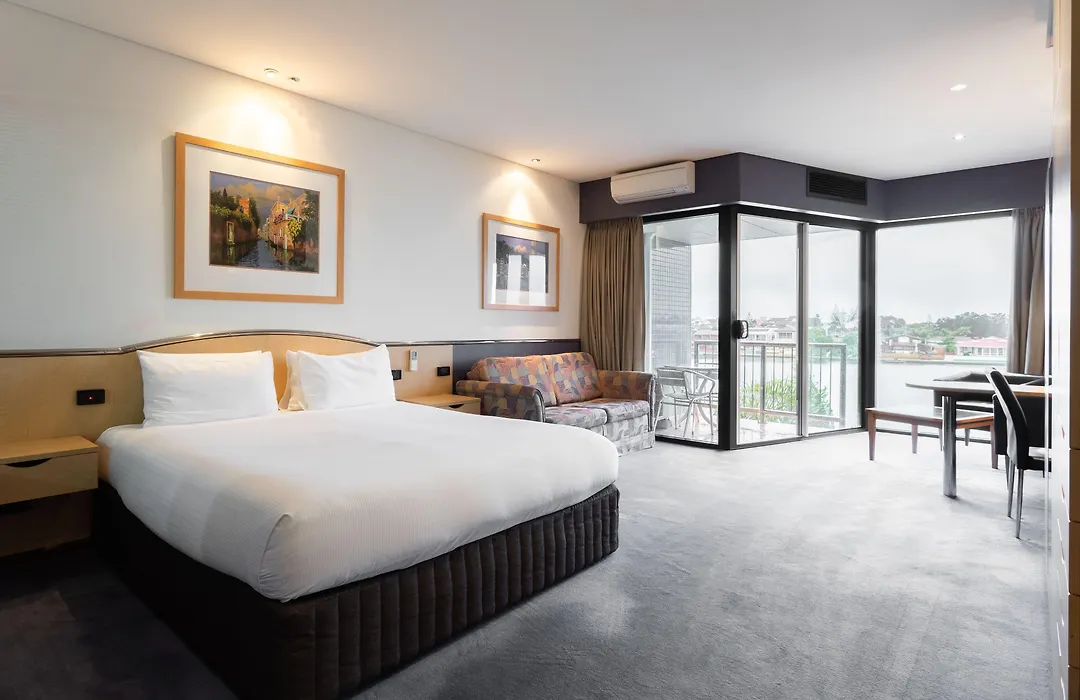 Lakes Hotel-1