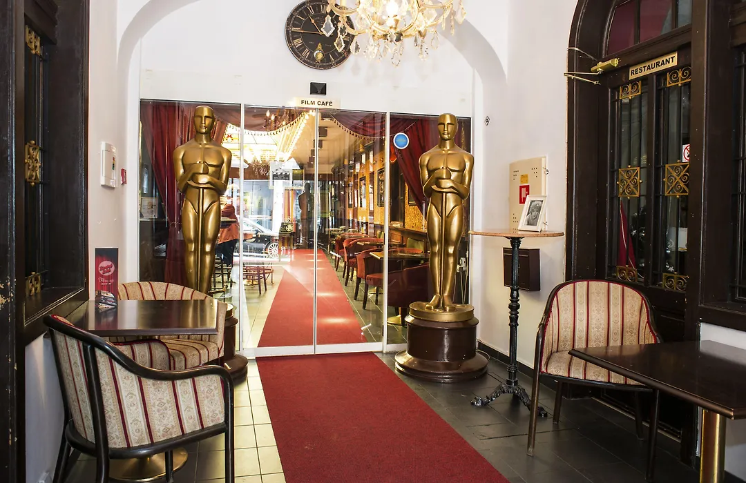 Film Hotel Vysoka-1