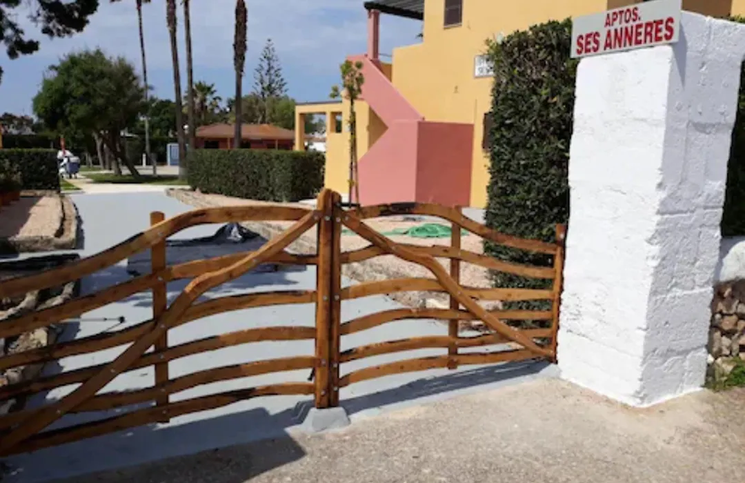 Apartamentos Ses Anneres-1