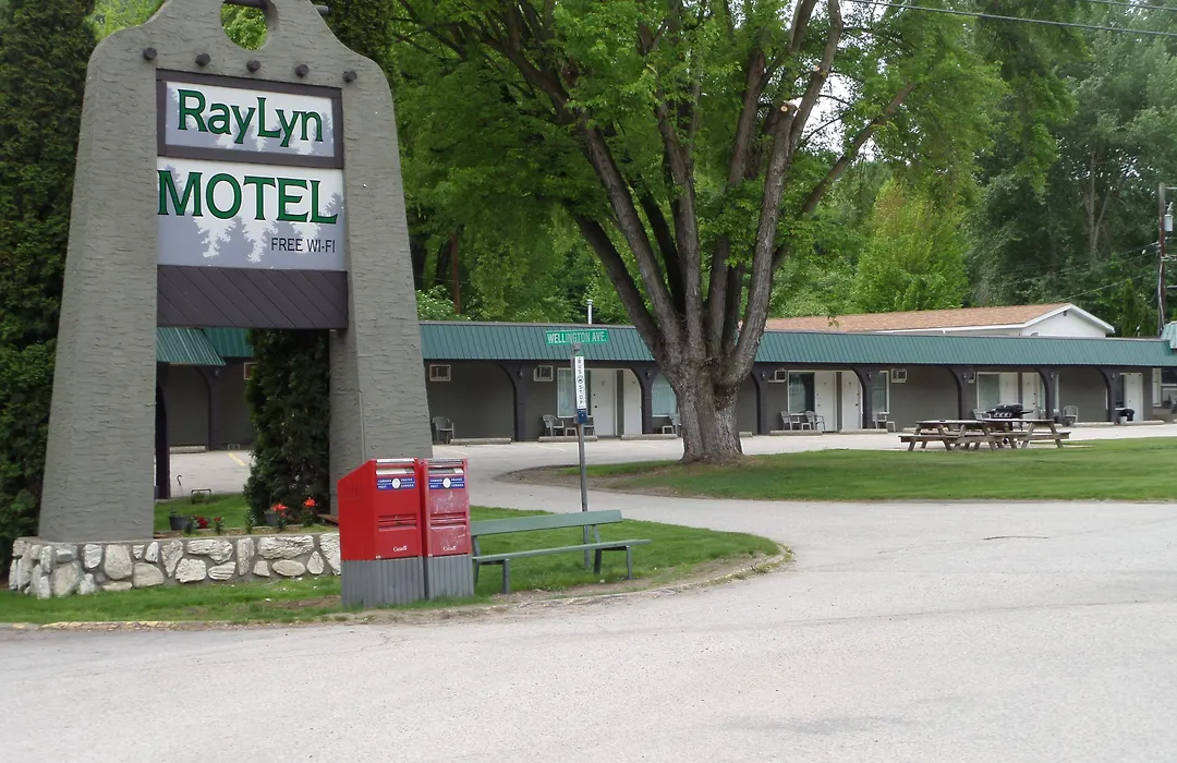 Ray Lyn Motel-1