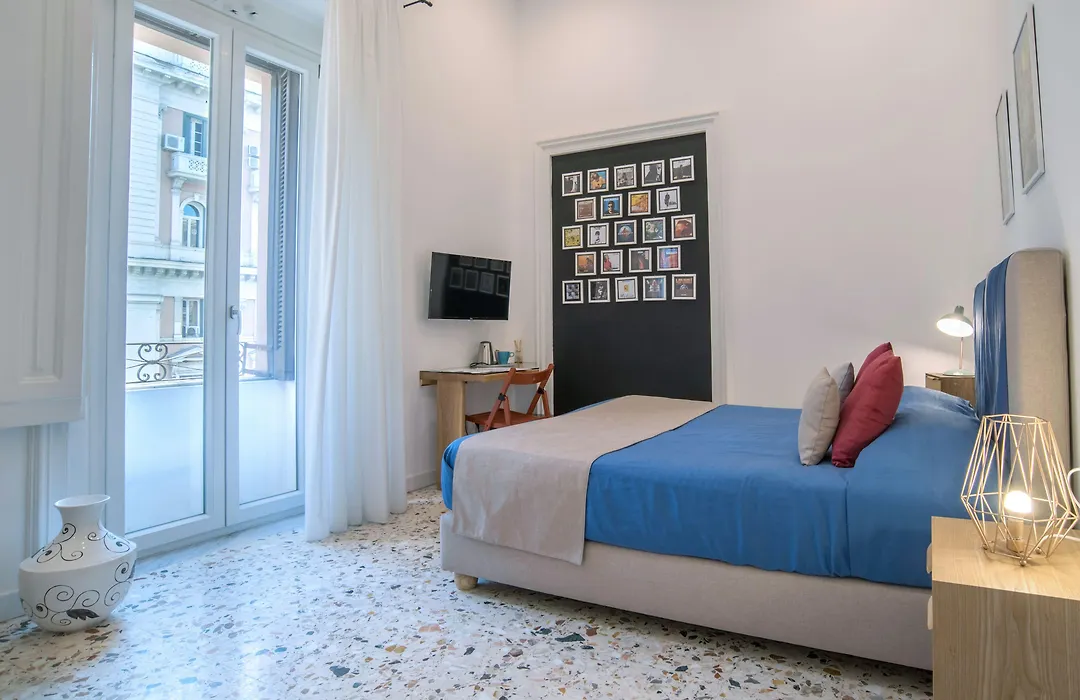 Napoliamo Guest House-1