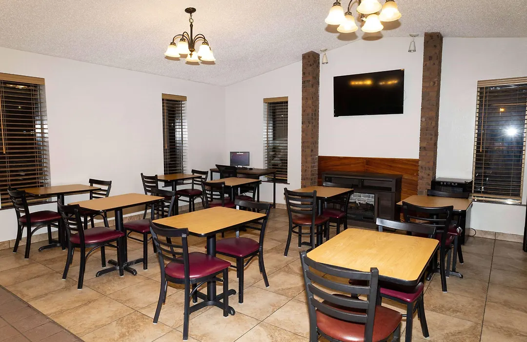 Super 8 By Wyndham Missoula/Brooks Street-1