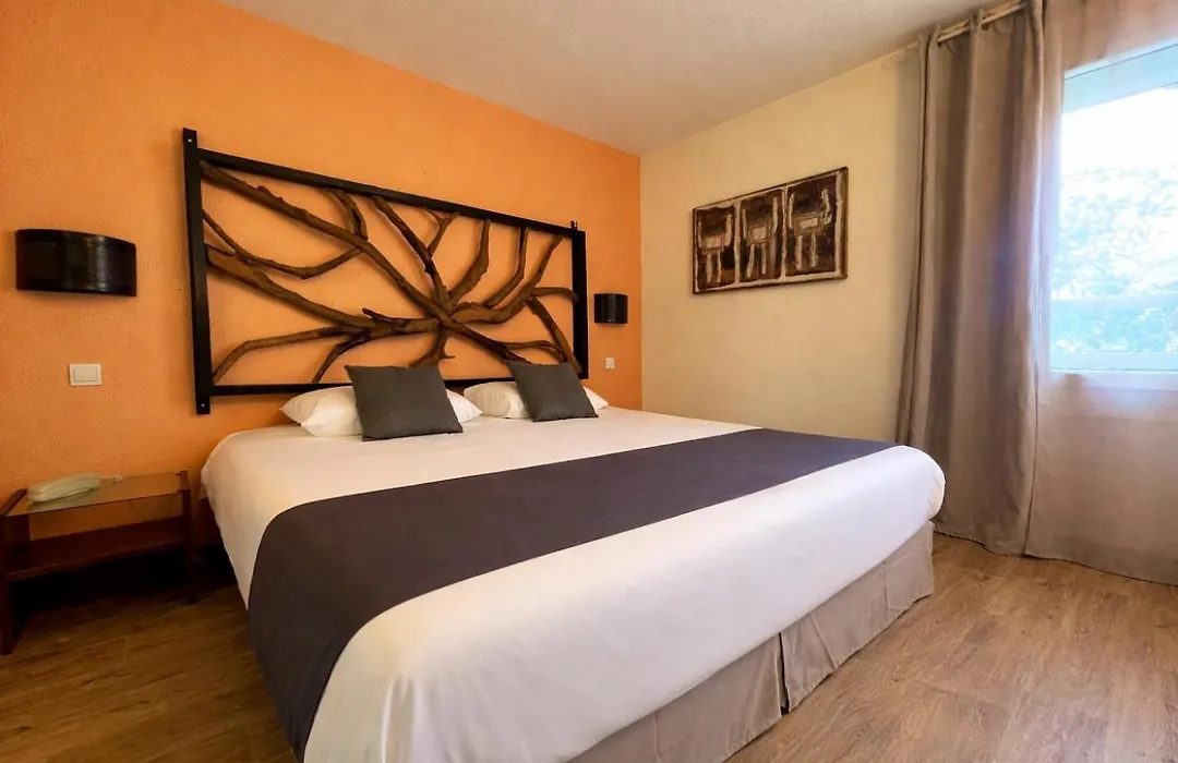 Logis Hotel Les Grenadines-1