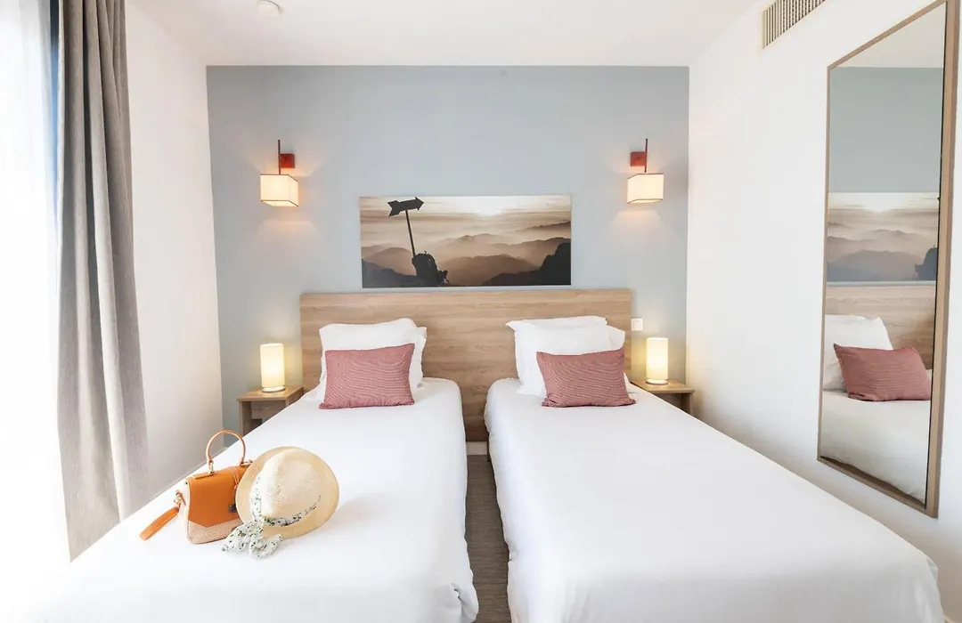 Comfort Aparthotel Cannes Mandelieu-1