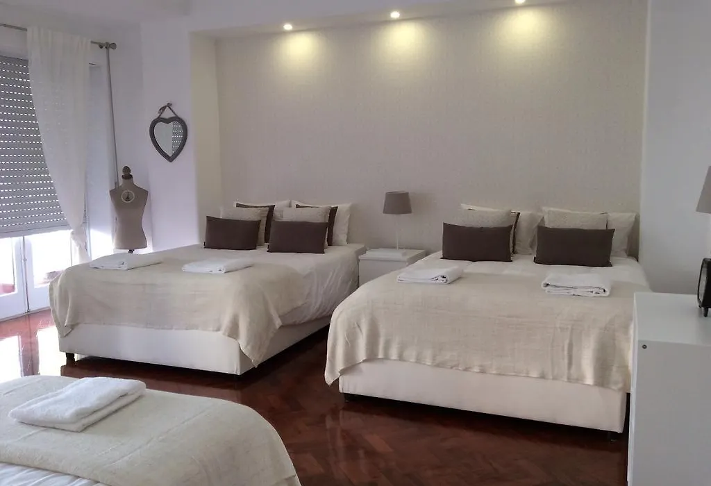 4U Lisbon IV Guesthouse Airport-1