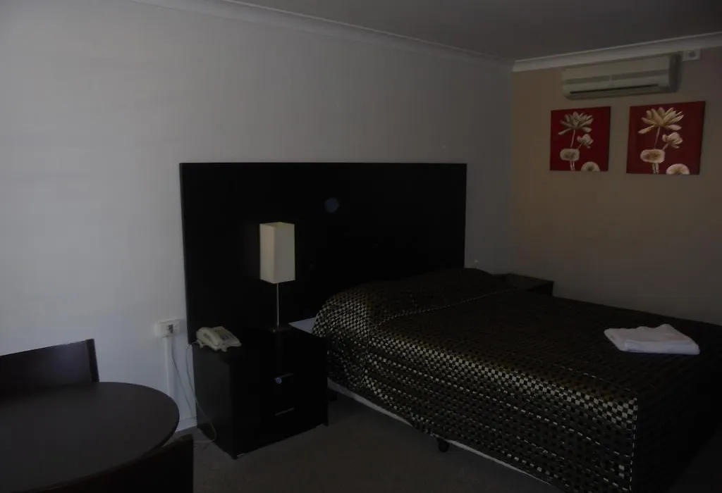 Comfort Inn Midas-1