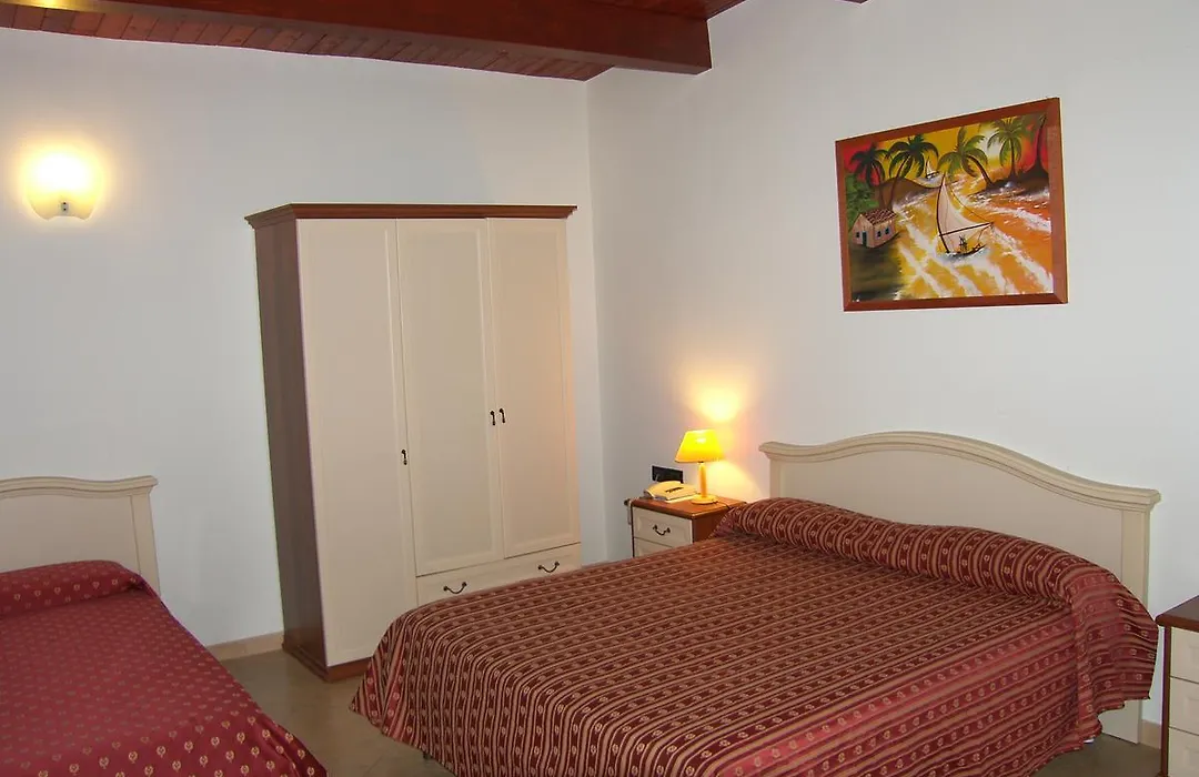 Hotel Genius-1
