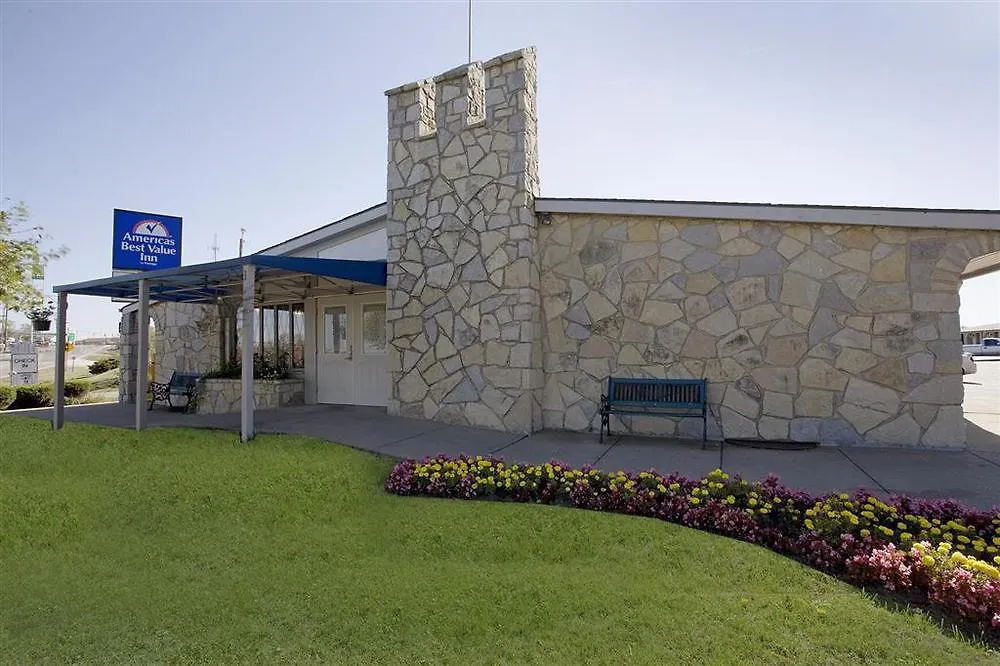 Americas Best Value Inn & Suites St Clairsville Wheeling-1